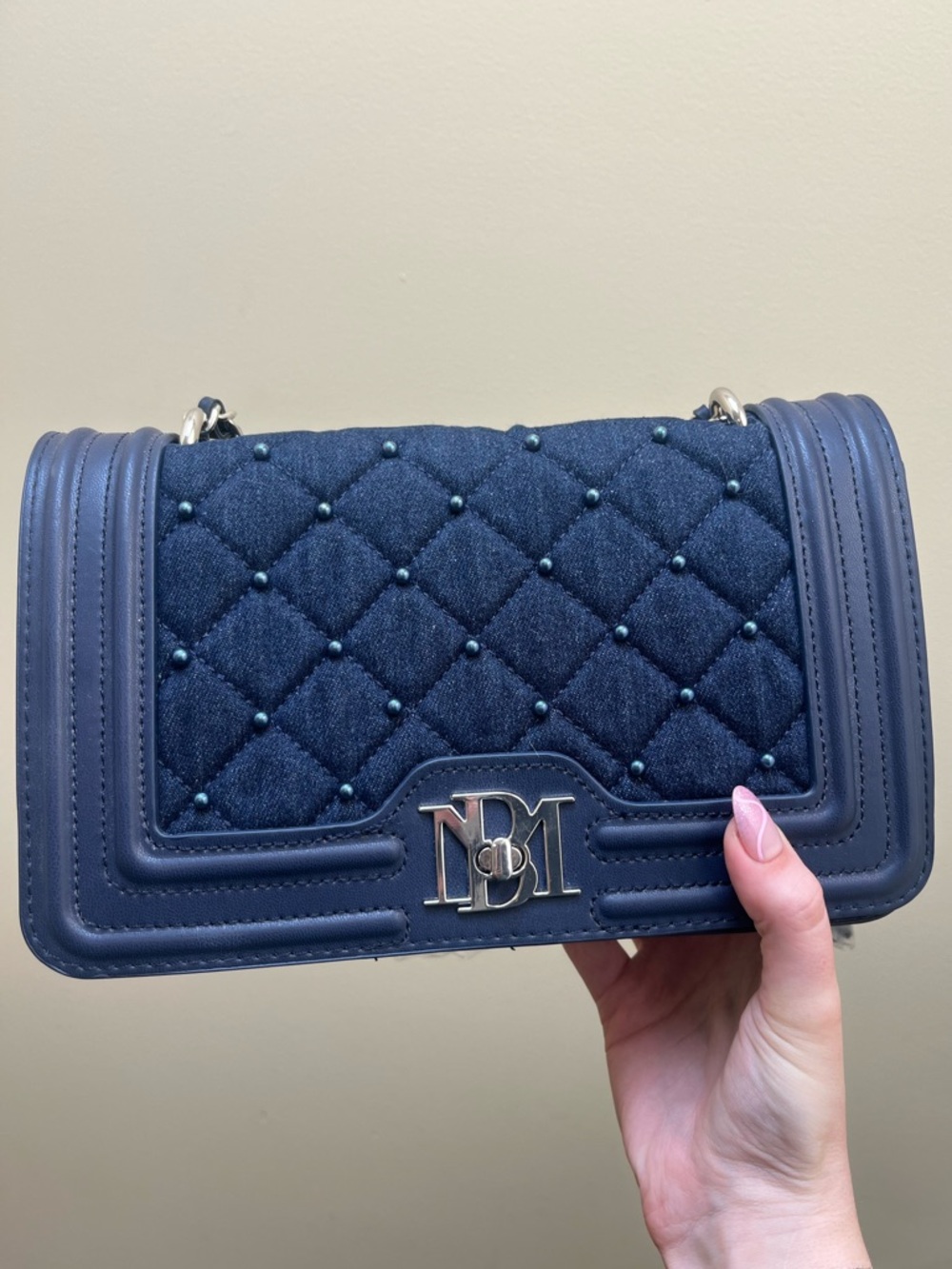 🔹🌀GIVVY !!🌀🔹 Badgley Mischka Denim Quilted With Faux Pearls Crossbody